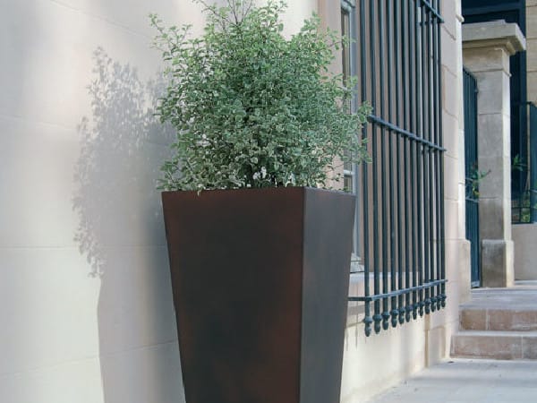 Высокая стальная плантатор Corten™ CYRIA I-KHÉOPS II ARCH-00050593