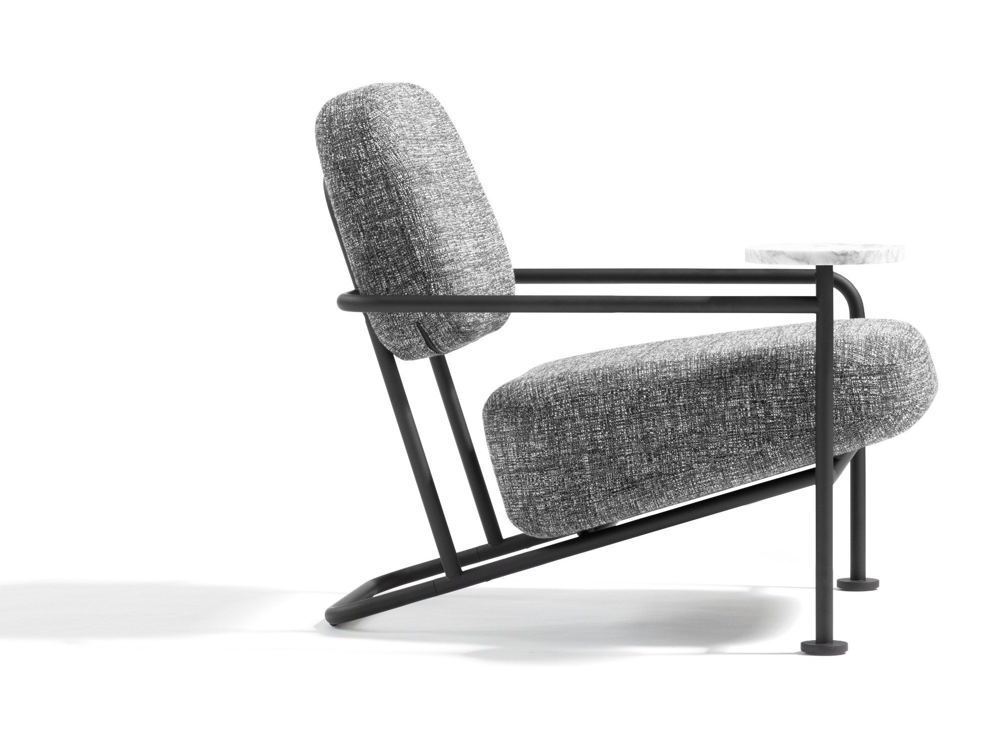 Тканевое кресло с подлокотниками Bla Station Åhus ARCH-00108514 - Вид №1