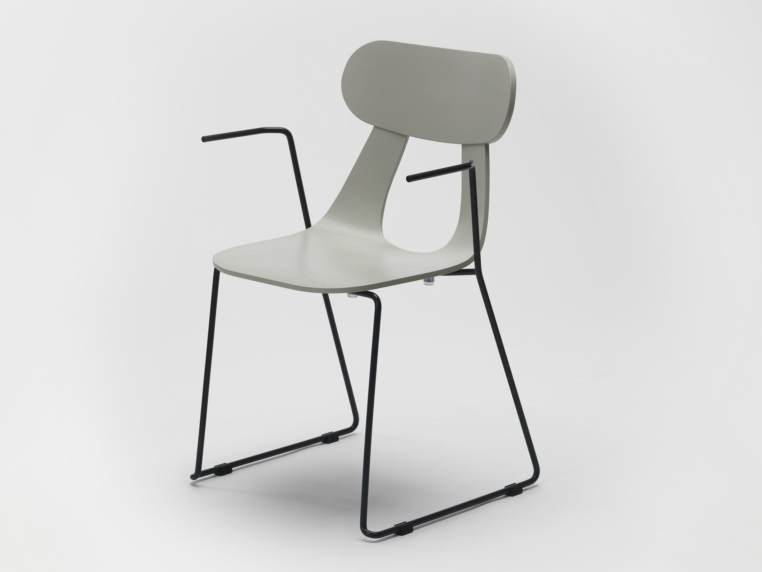 Штабелируемый деревянный стул с подлокотниками Zilio A&C RAPA METAL ARCH-00064658