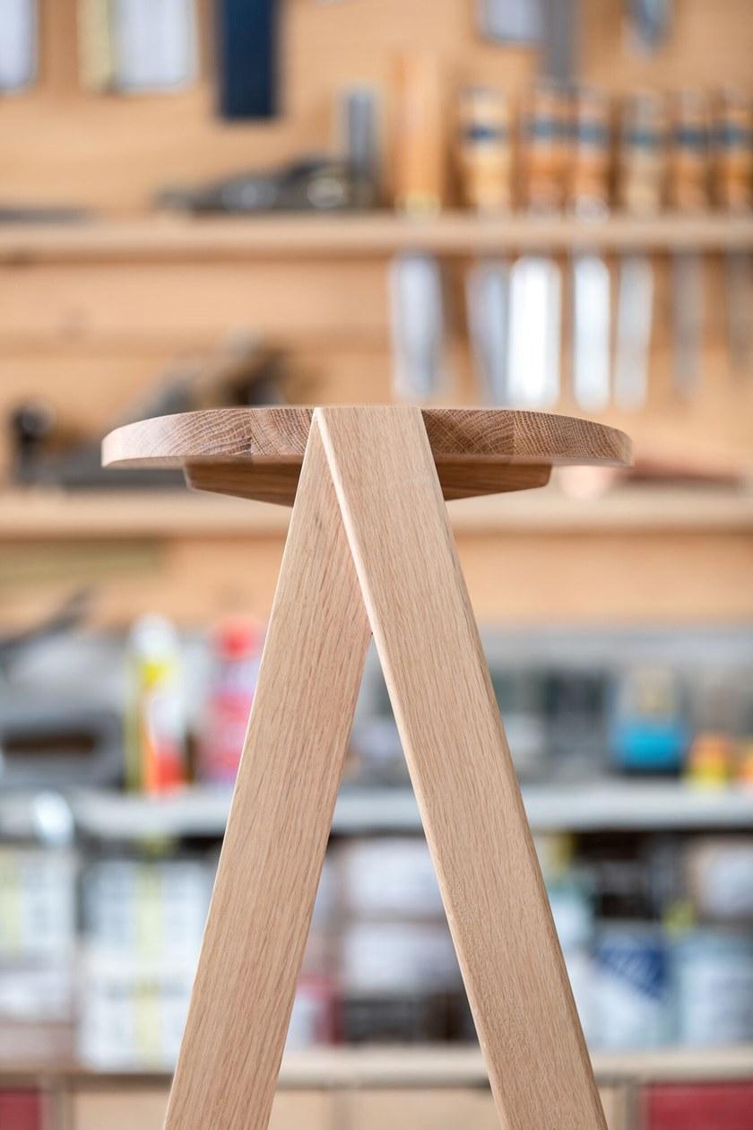 Deadgood Высокий штабелируемый табурет из дуба с подставкой для ног  Lsm - lsh  - Вид №6