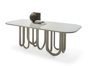 Прямоугольный металлический стол