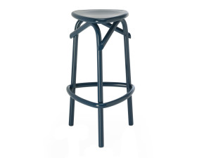 Высокий деревянный барный стул