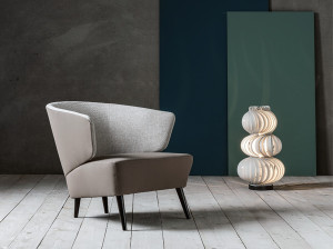 Кресло из ткани и кожи