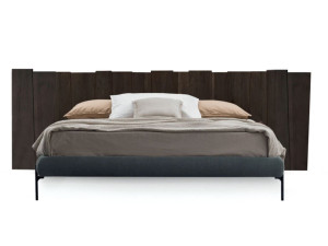 Двуспальная кровать из массива дерева