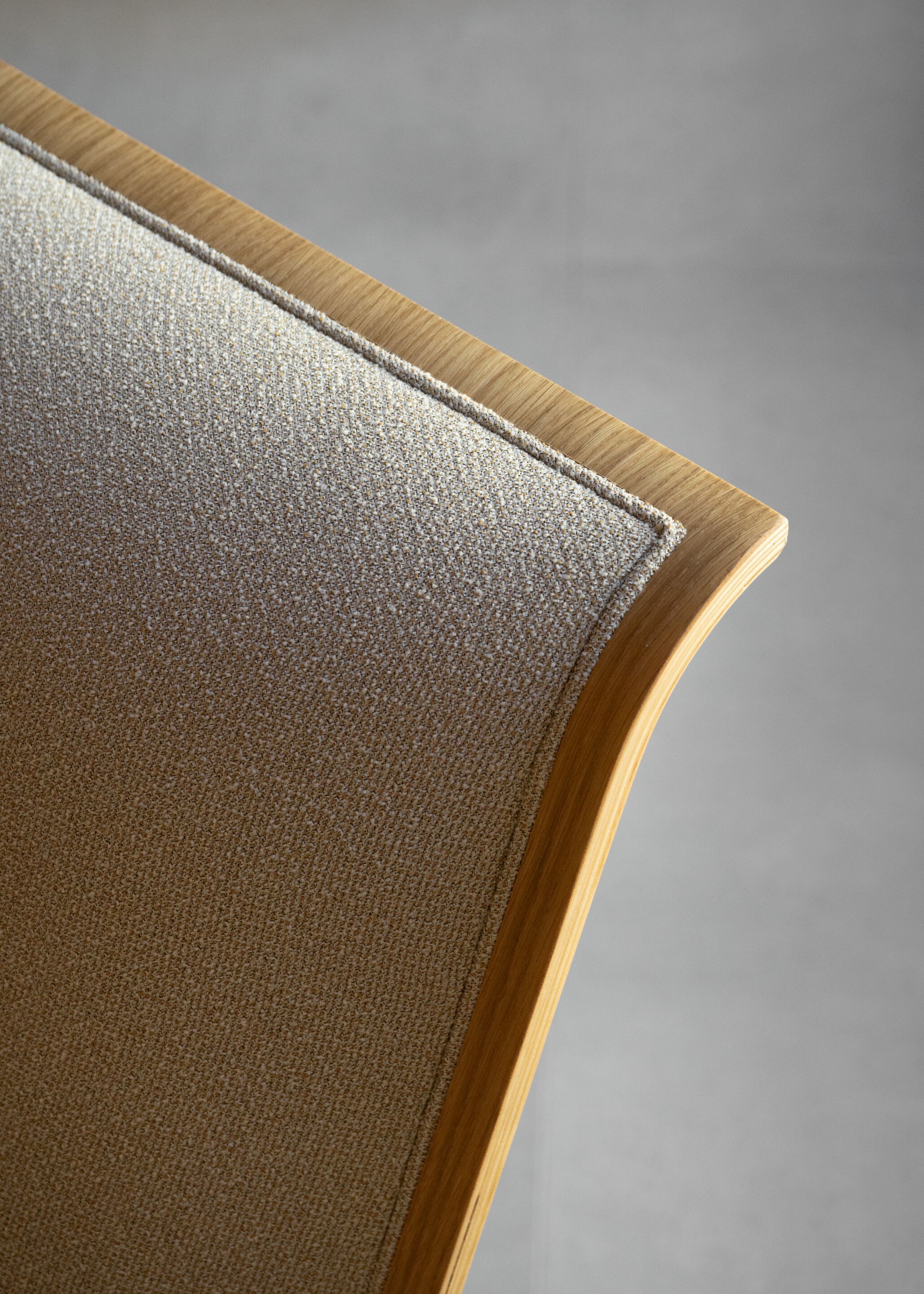 Деревянное кресло с высокой спинкой Omelette Editions PORTA ARCH-00030888 - Вид №6