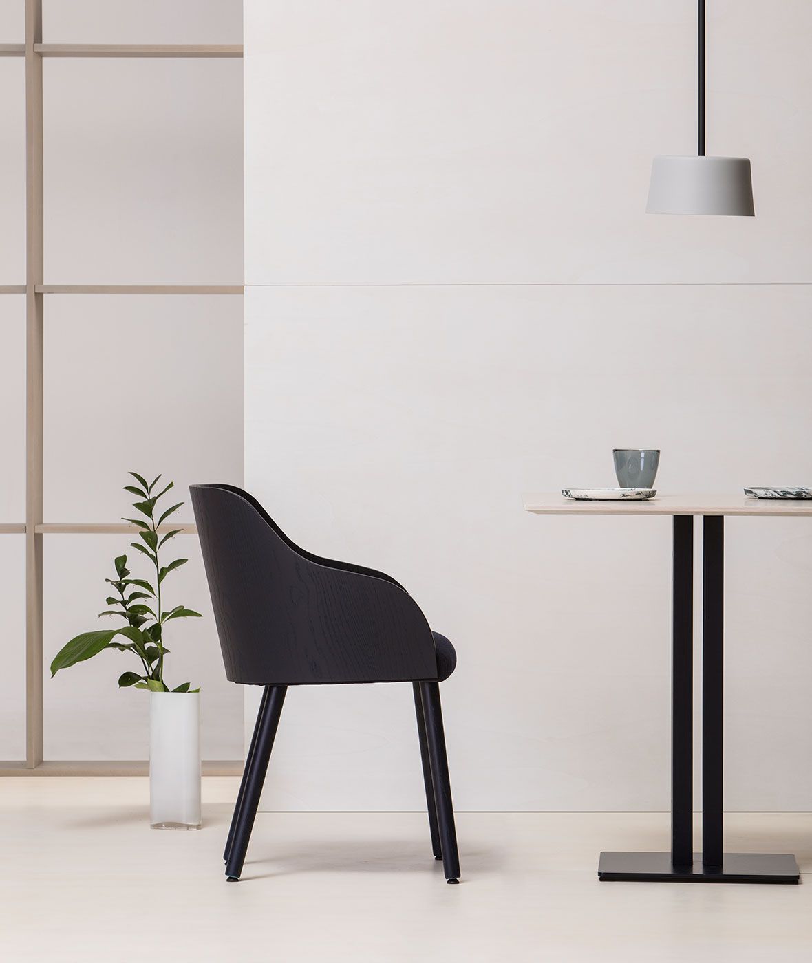 Мягкий стул с деревянными подлокотниками и ножками Vergés Cistell Curve ARCH-00115231 - Вид №2