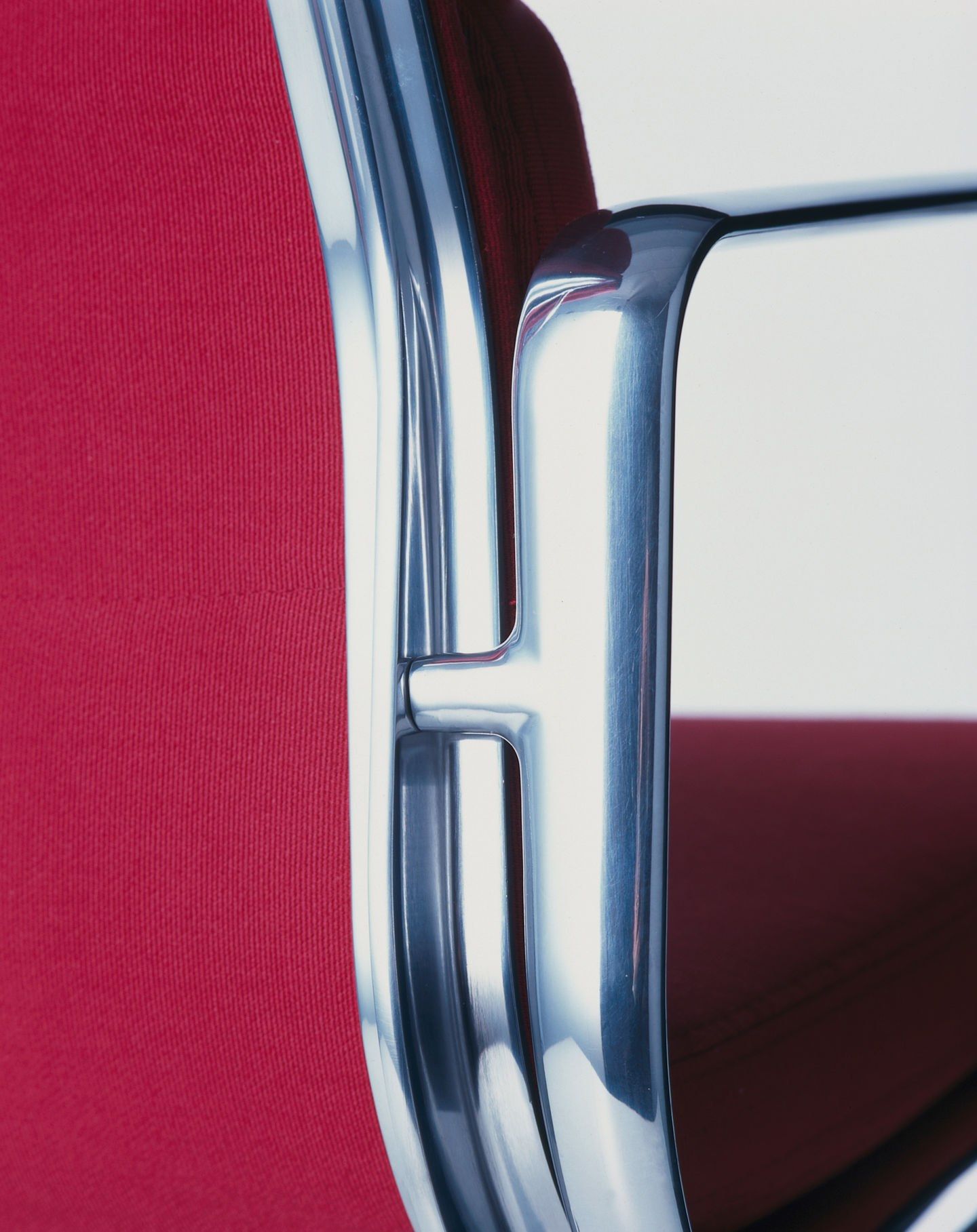 Кожаный стул с подлокотниками VITRA Eames Soft Pad Group ARCH-00088842 - Вид №26