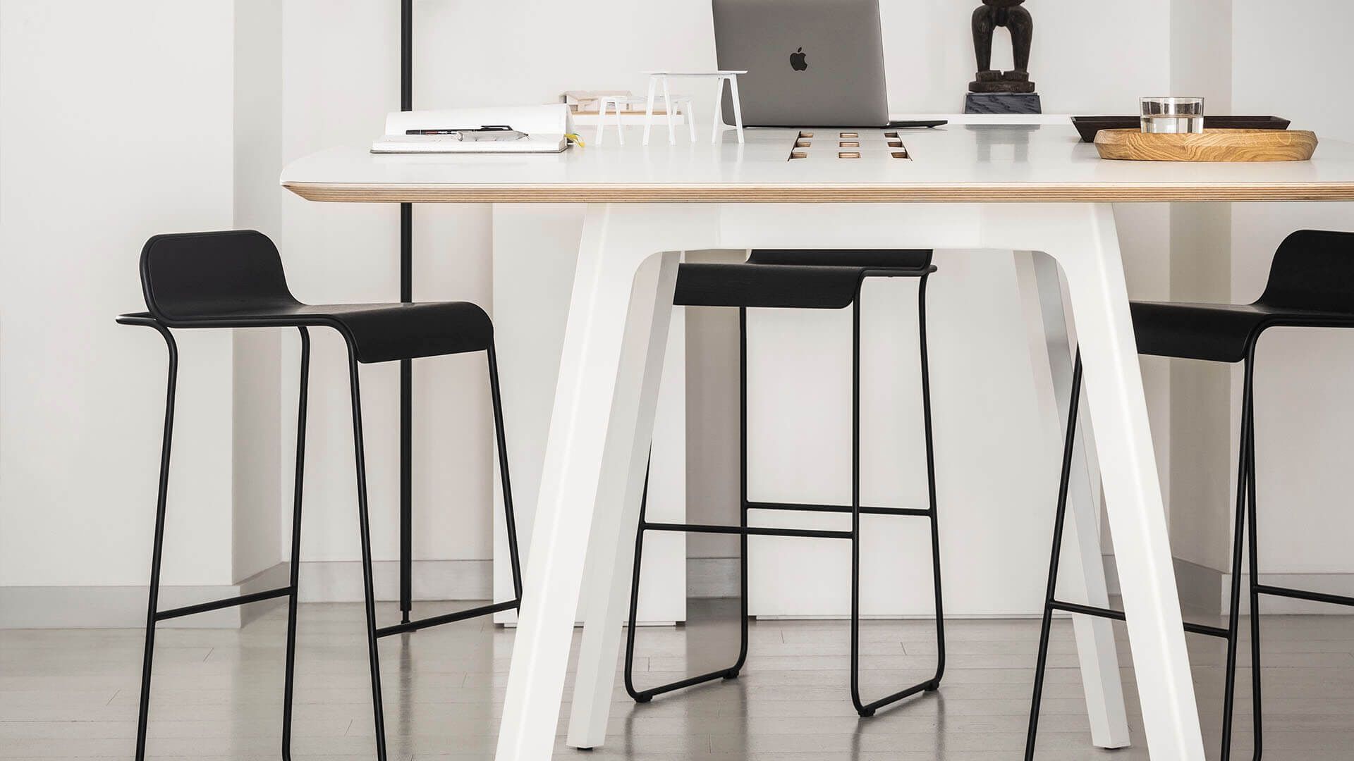 Стальной и деревянный табурет с подставкой для ног True Design Flow ARCH-00057643 - Вид №13