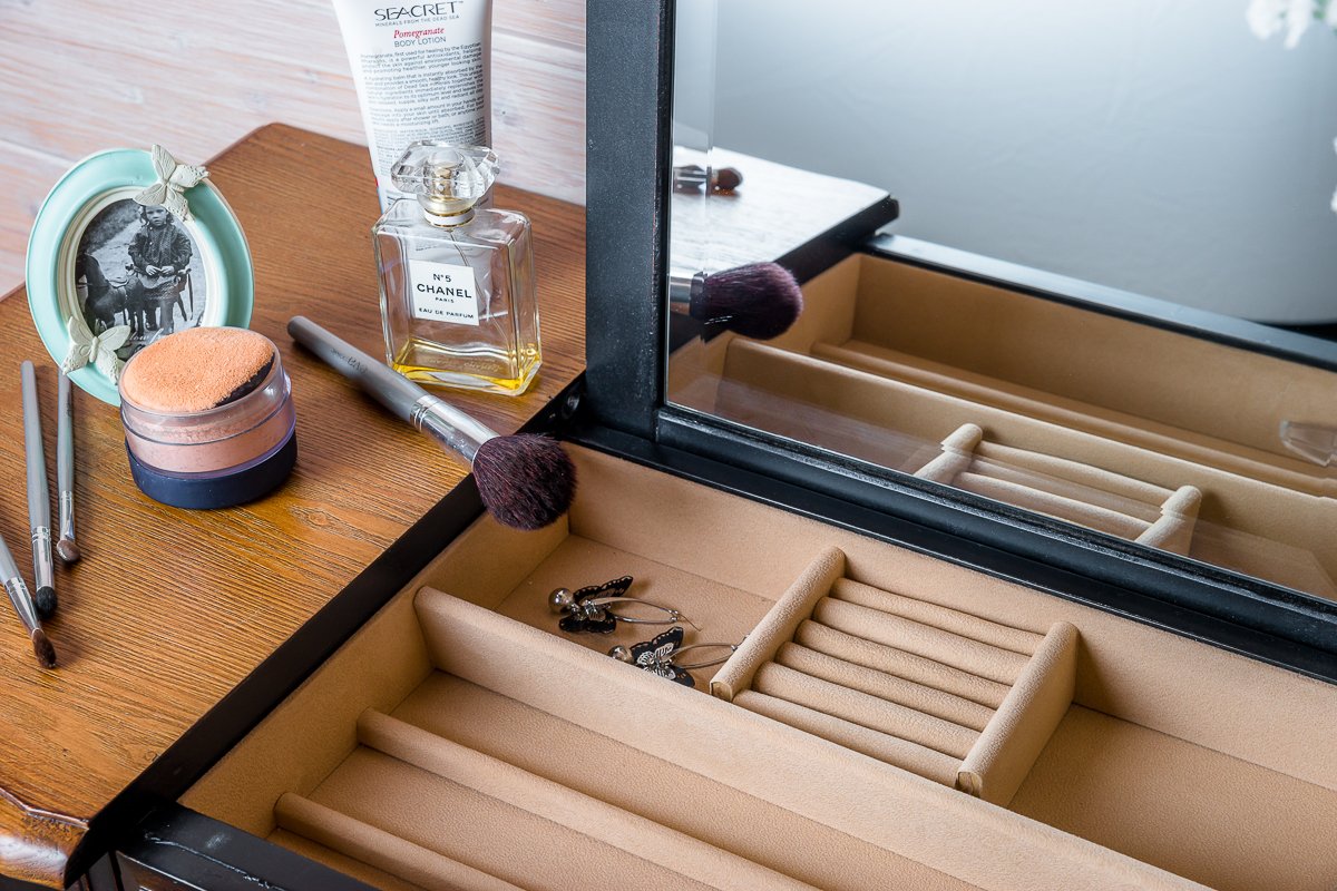 Туалетный столик с зеркалом и ящиками коричневый Mobilier de Maison ДОМАШНЯЯ ОБСТАНОВКА MOBILIER DE MAISON, ПОД СТАРИНУ 017253 Коричневый Santreyd  - Вид №3