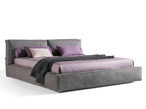 Двуспальная кровать с мягким изголовьем