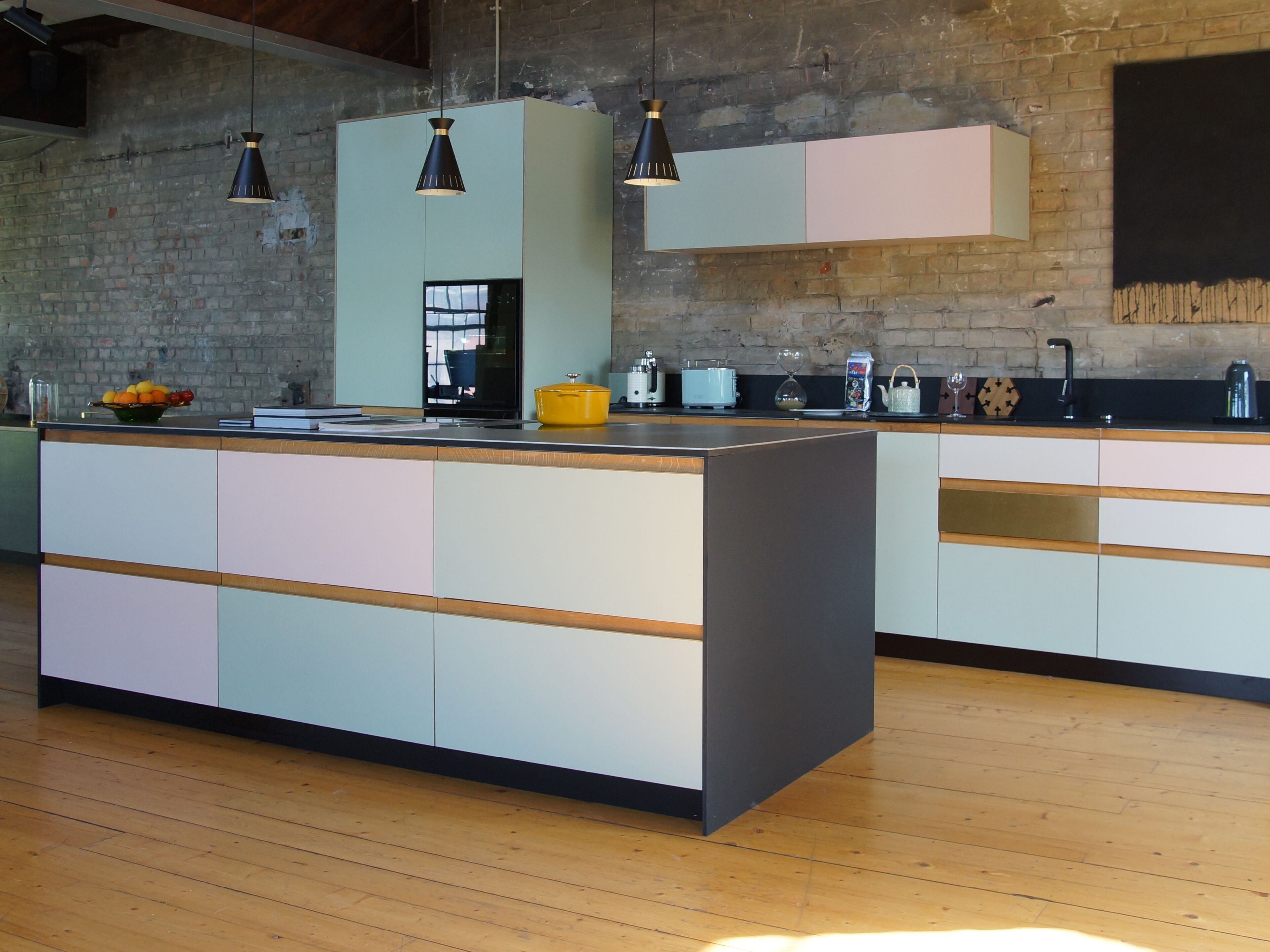 Встроенная кухня из линолеума и нержавеющей стали с островом Neuvermoebelt SMART LINE KITCHEN SYSTEMS ARCH-00071766