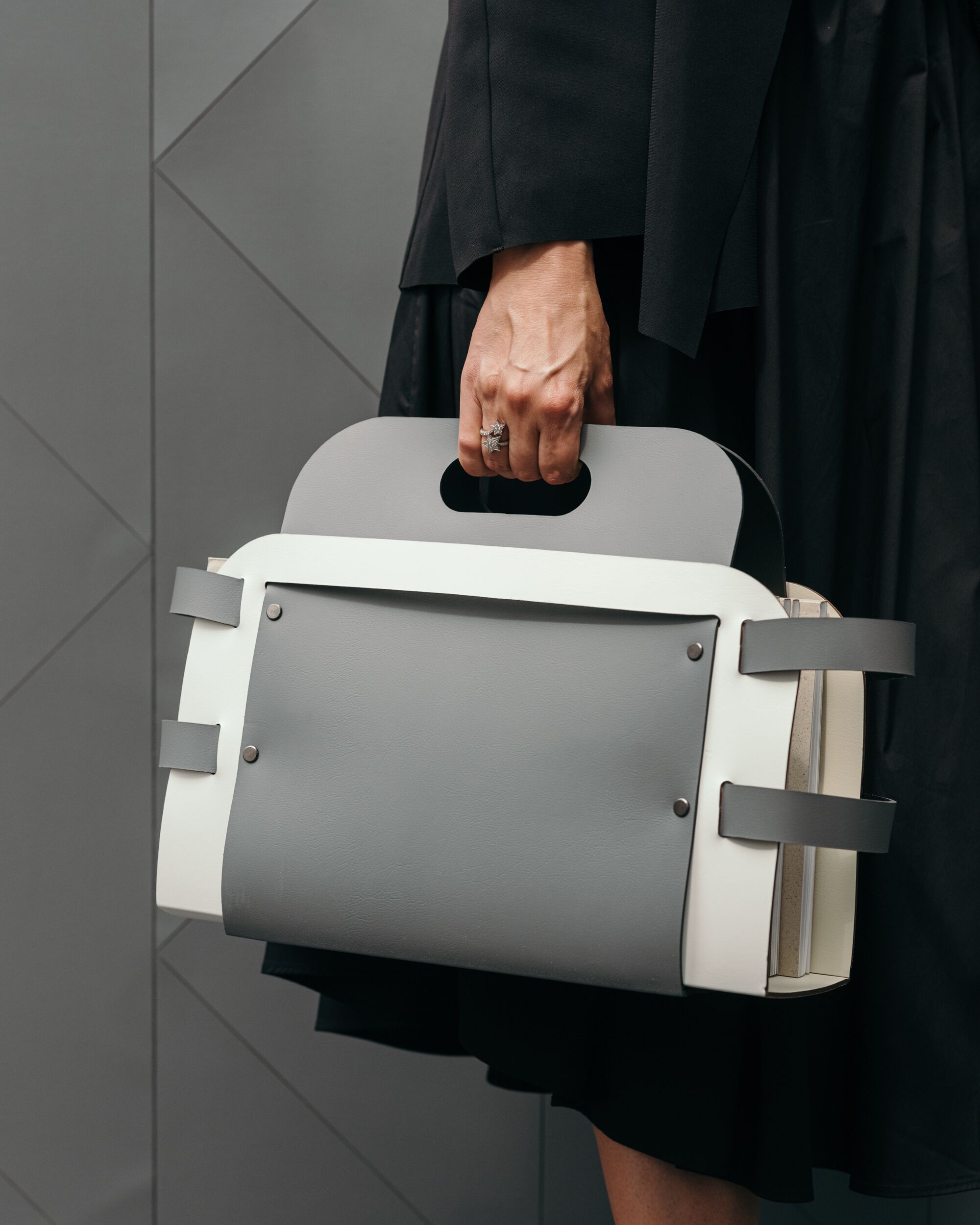 Кожаная офисная стойка для журналов ADJ PORTA RIVISTE ARCH-00141149 - Вид №4