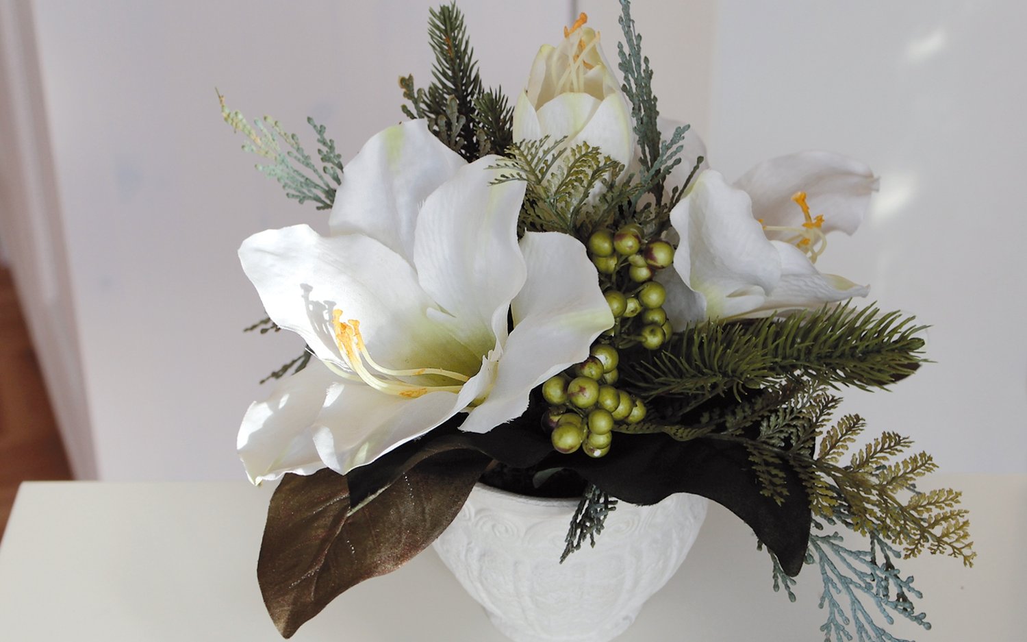 1477 778 a3 Композиция из искусственного амариллиса, горшок, 25 см, Ø 30 см, бежево-белый H-andreas  - Вид №4