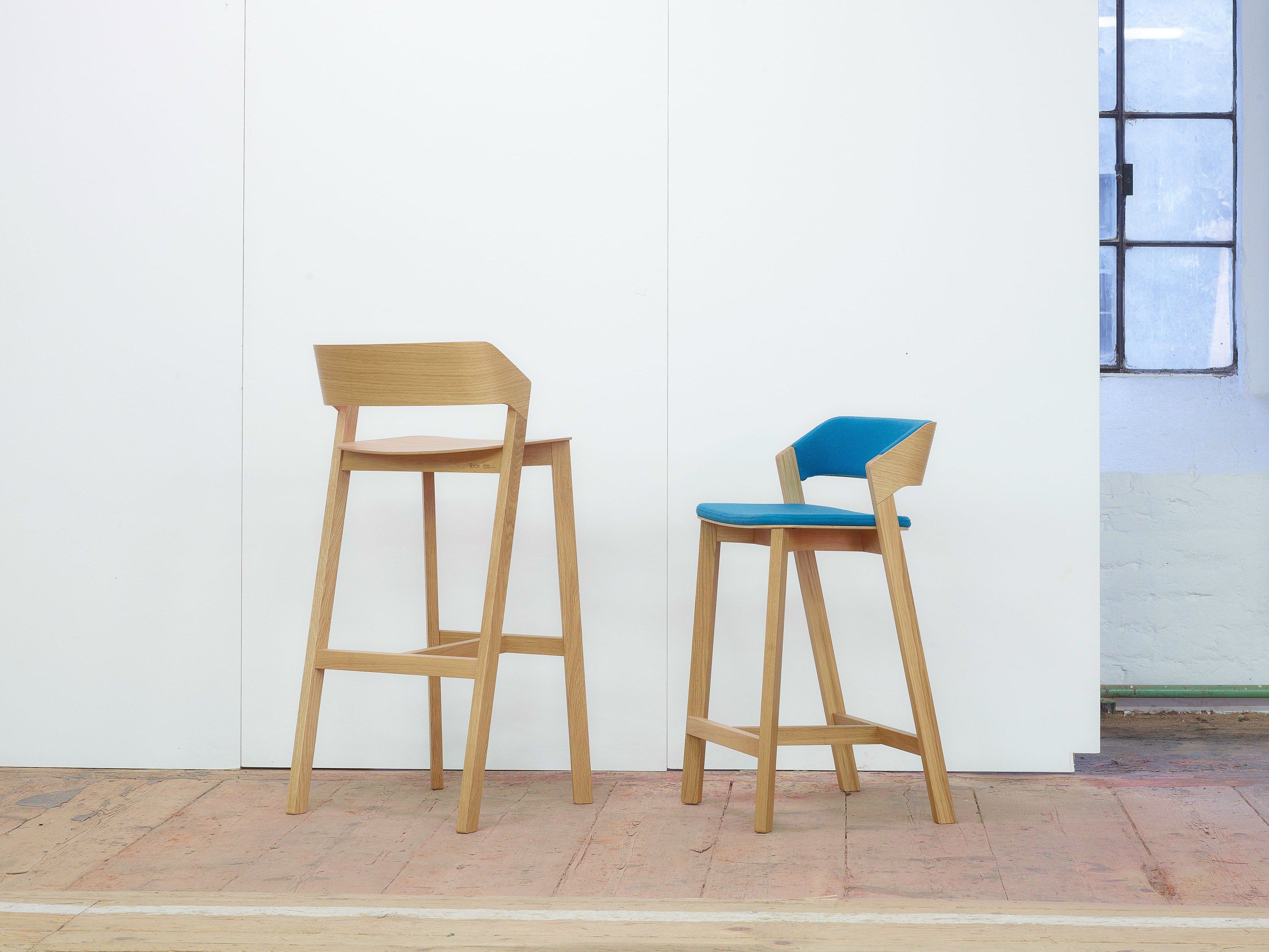 Высокий стул из массива дерева TON MERANO 311 403 ARCH-00008522 - Вид №3