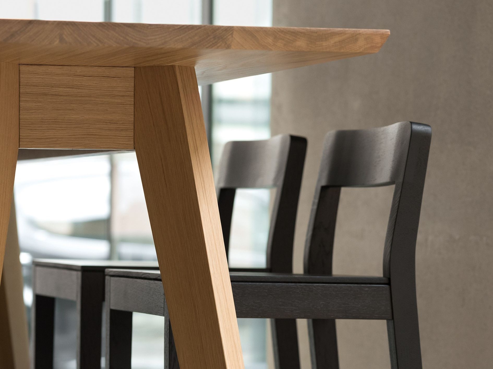 Круглый обеденный стол из массива дерева ZEITRAUM ужин ARCH-00118978 - Вид №3