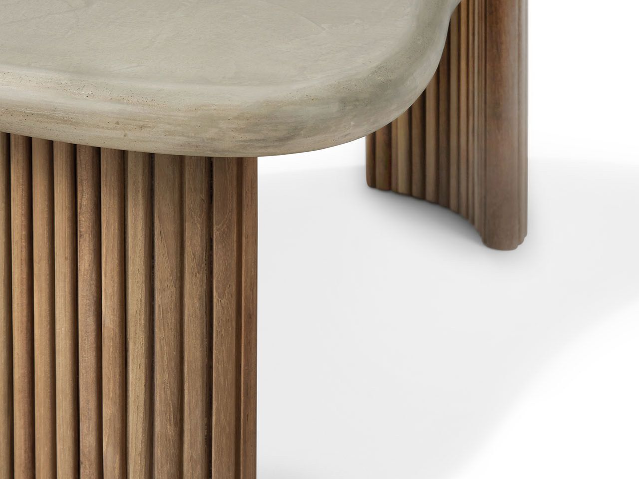 Низкий садовый стол из бетона и тика Ethnicraft Boomerang ARCH-00133323 - Вид №9