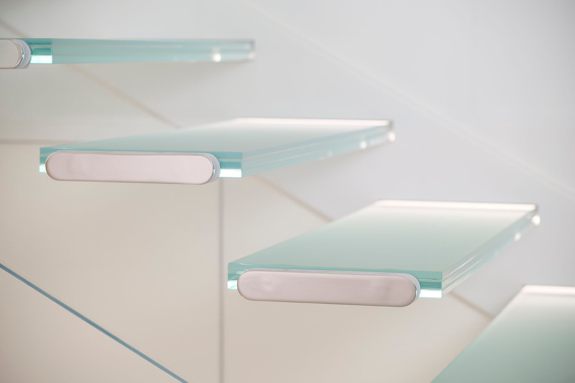 Стеклянная лестница со светодиодной подсветкой Siller Treppen Mistral ARCH-00150550 - Вид №3