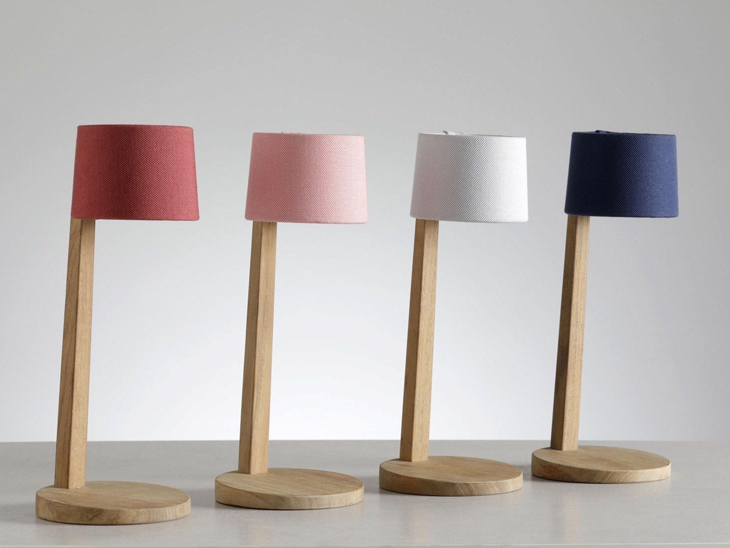 Настольная лампа из тикового дерева с батарейным питанием Ethimo Gaia ARCH-00058108 - Вид №2