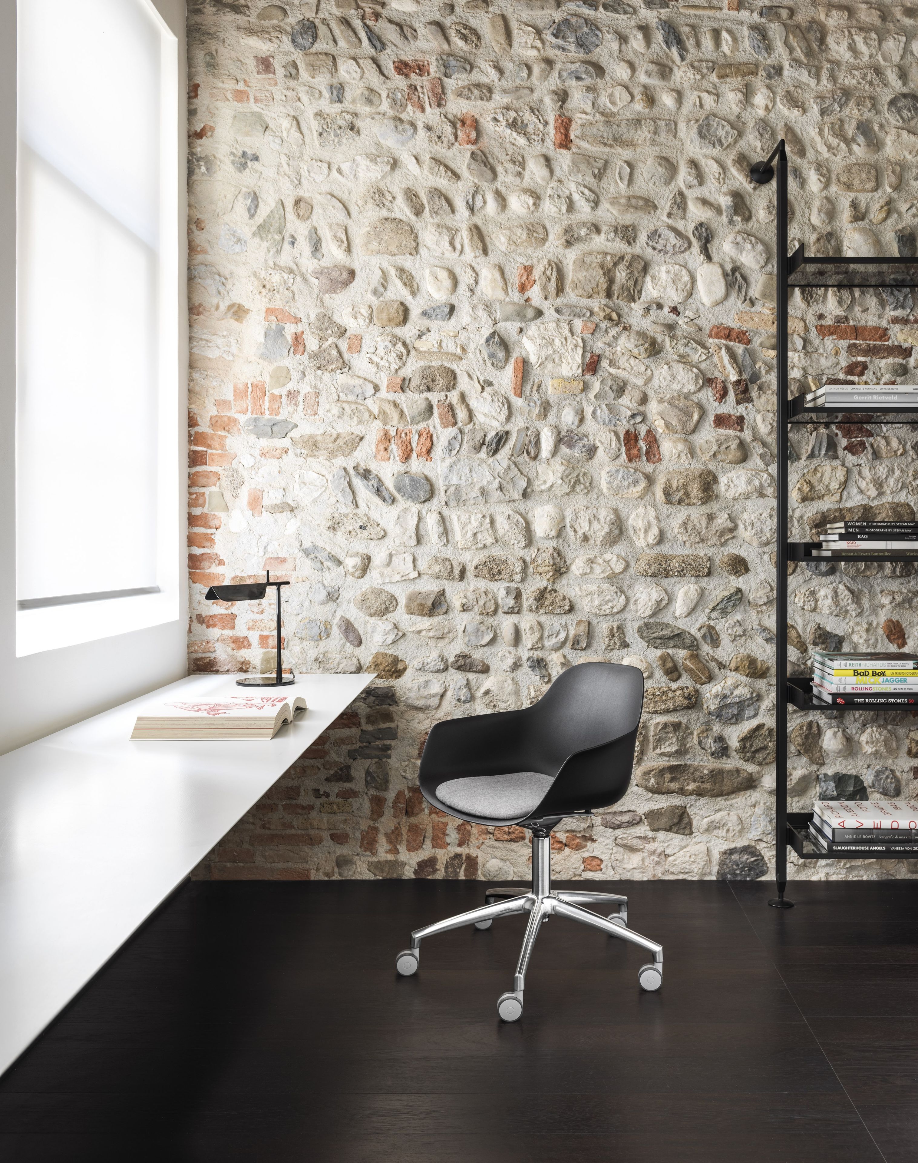 Вращающееся кресло из полипропилена Crassevig Pola ARCH-00120911 - Вид №4