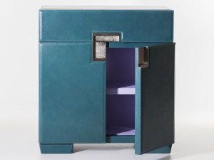 Кожаный шкаф