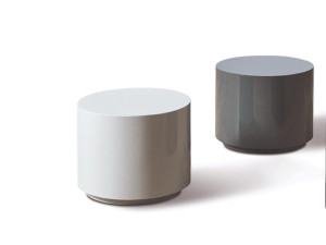 Низкий круглый журнальный столик из Полимекса®