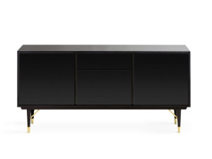 Деревянный шкаф с распашными дверями