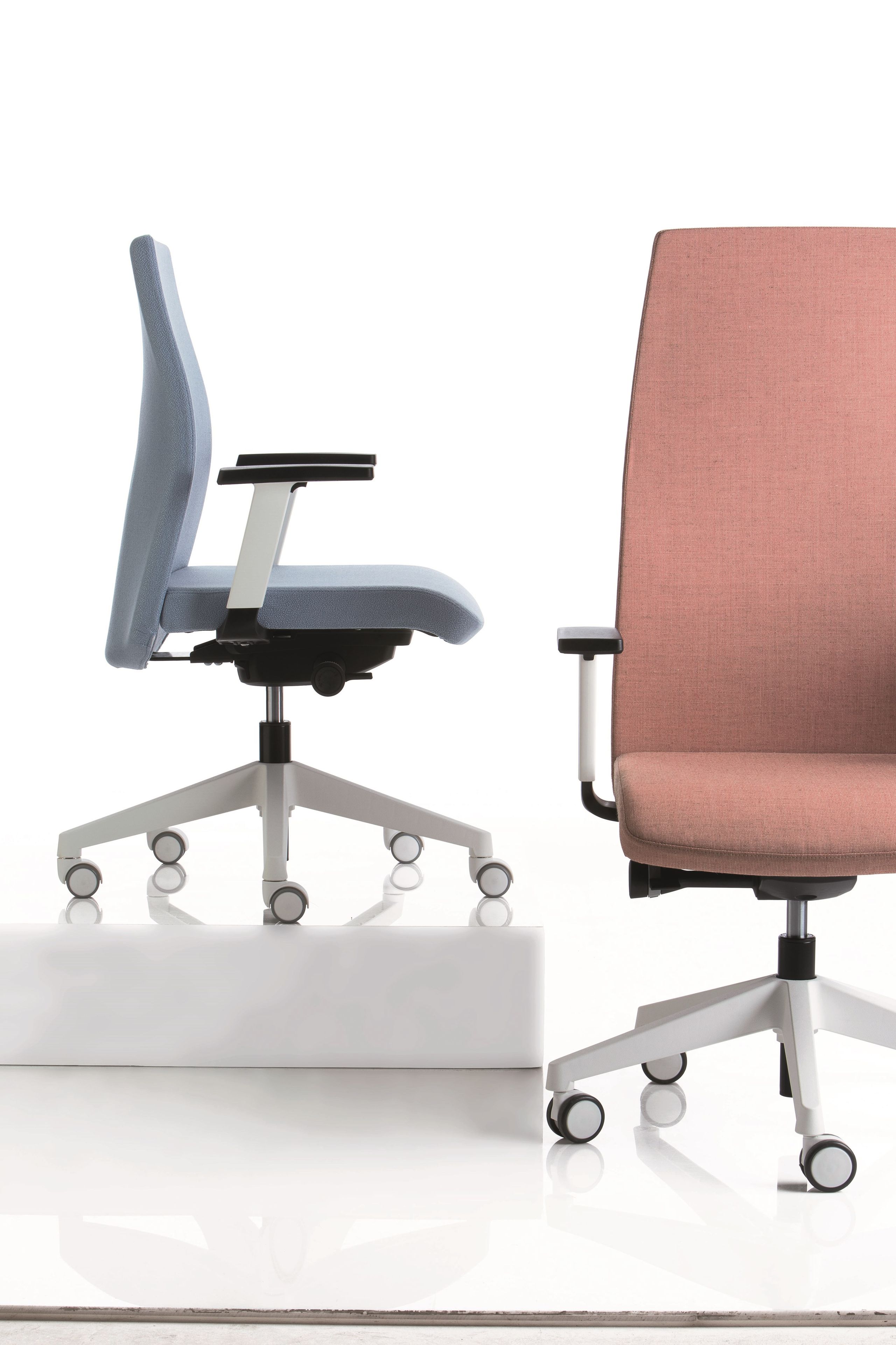 Регулируемое по высоте вращающееся офисное кресло с колесами Luxy SmartOffice ARCH-00051044 - Вид №7