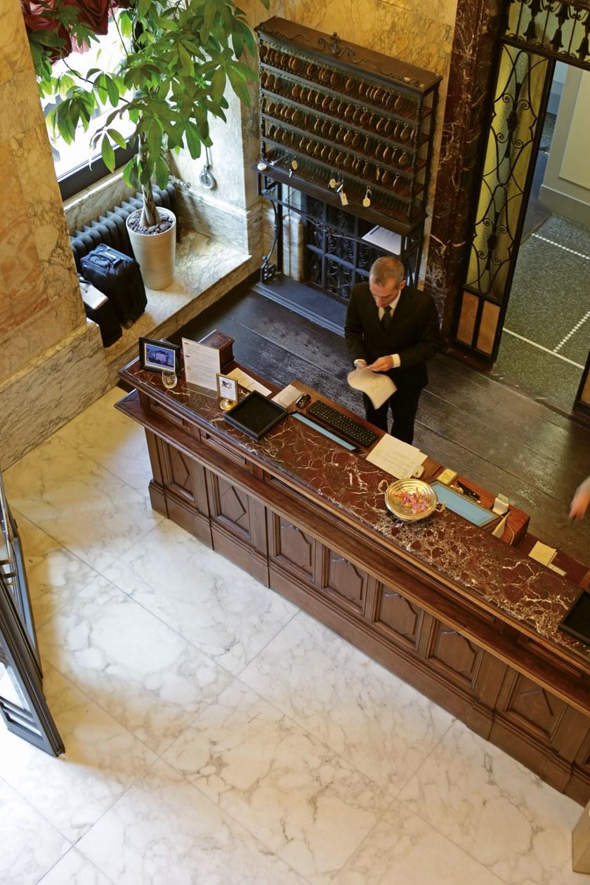 Arnaboldi Interiors Стойка администратора из дерева sun-id-1420858 - Вид №2