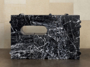 Прямоугольная консоль из натурального камня