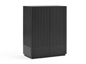 Шкаф из МДФ с распашными дверцами