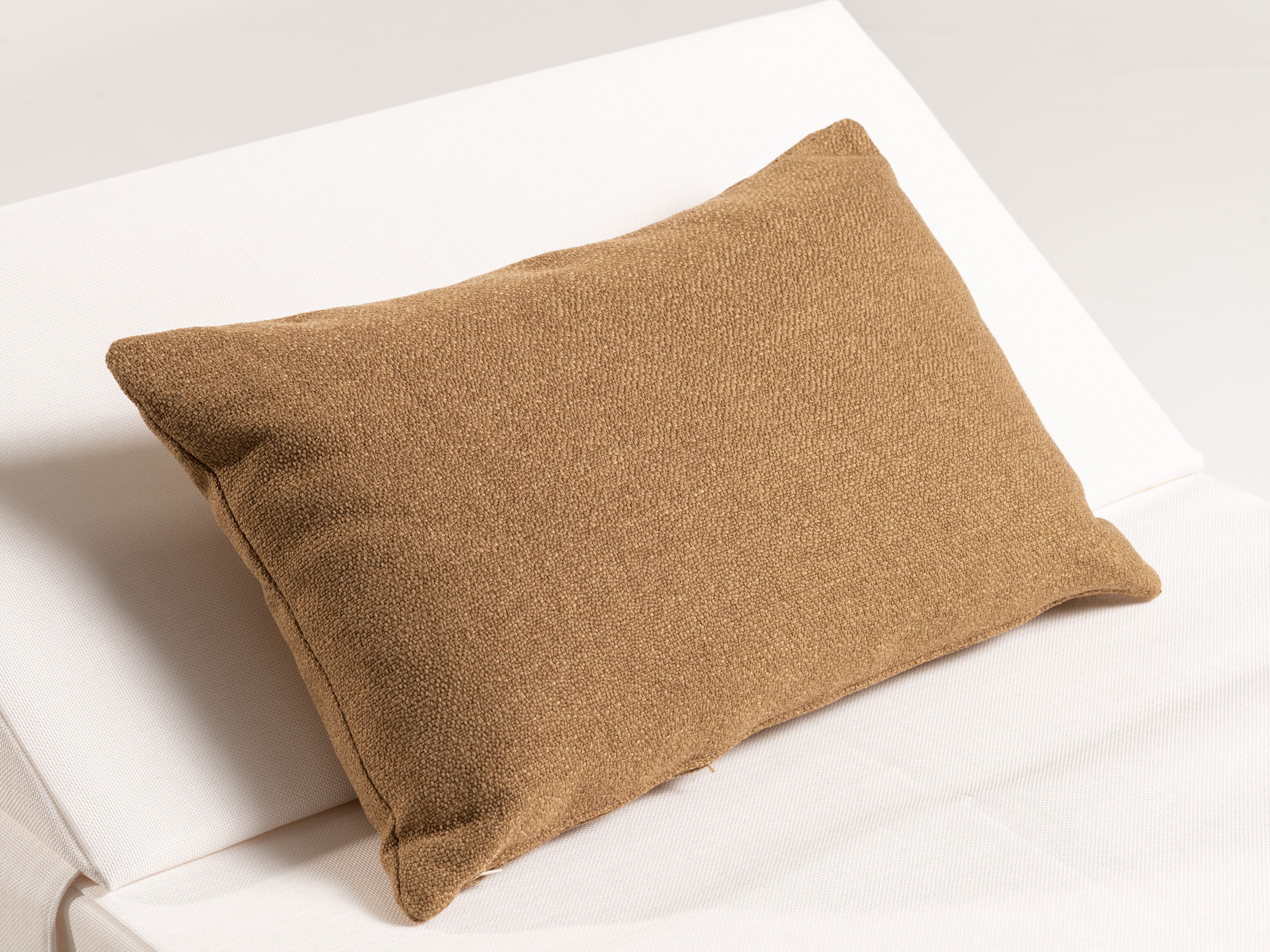 Напольная ткань полосатая подушка COZIP CARAMEL ARCH-00017623