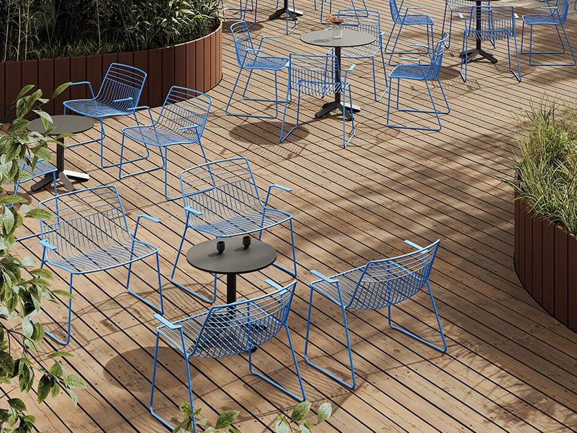 Окрашенный металлический стул с подлокотниками FREZZA Yo Metal ARCH-00026751