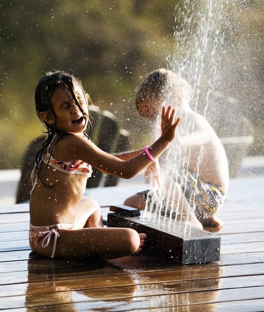 TRADEWINDS Портативный уличный душ из алюминия и дерева sun-id-1458141 - Вид №4