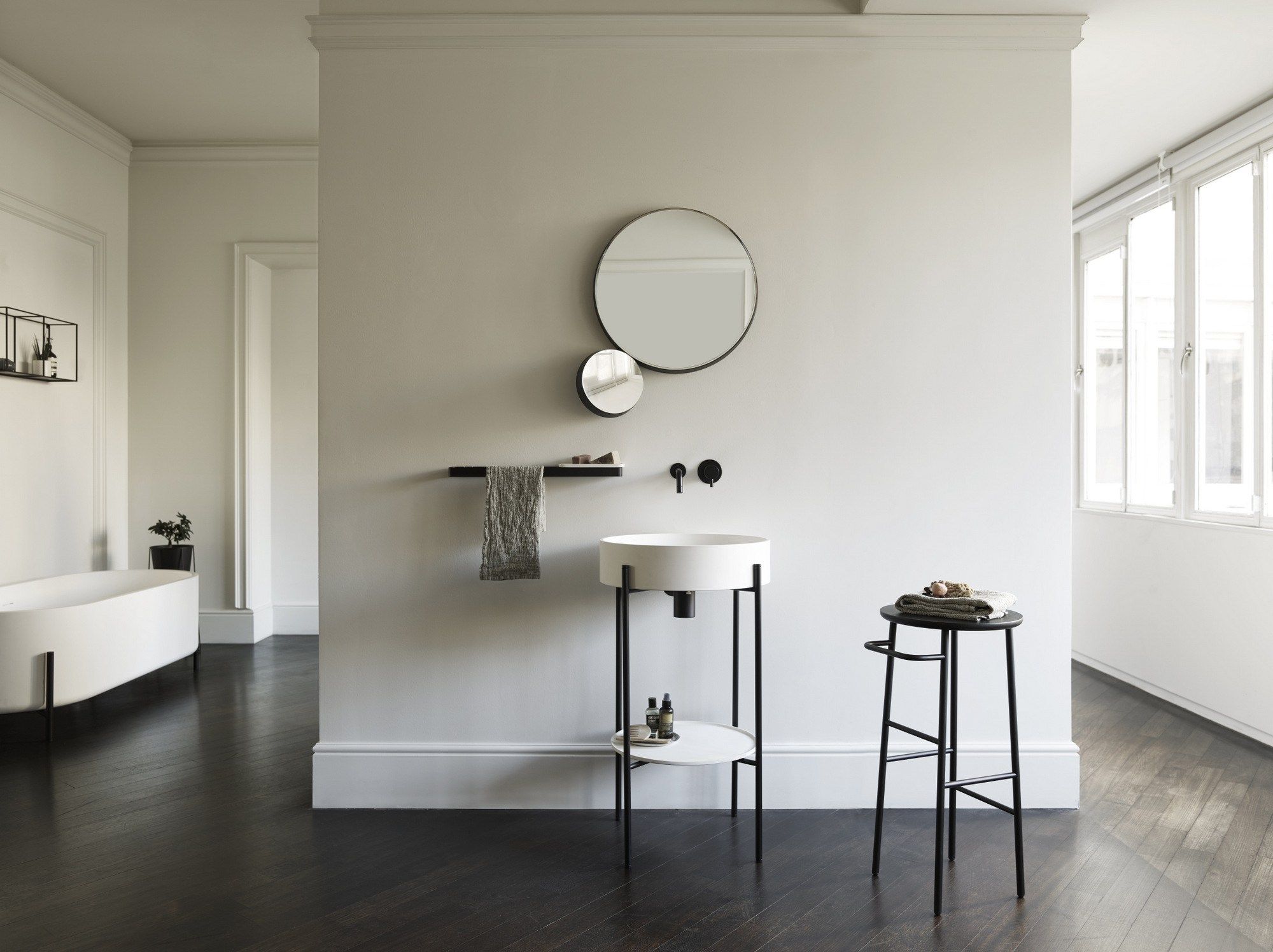 Ванна в центре комнаты в Livingtec® Ex.T стенд ARCH-00128437 - Вид №4