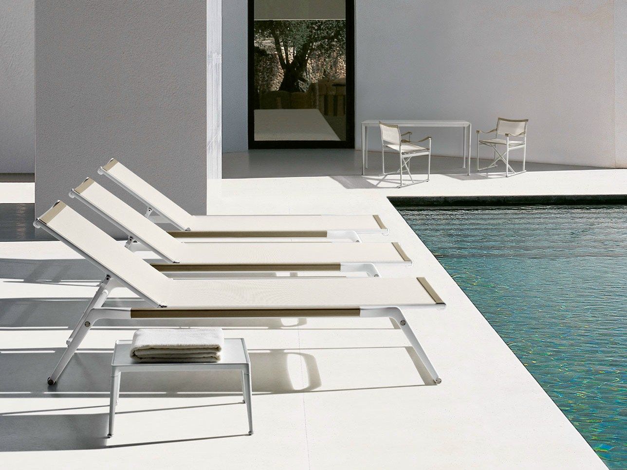 Штабелируемая Садовая кровать с откидывающейся спинкой Batyline® B&B Italia Outdoor мирт ARCH-00045092 - Вид №2