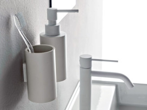 Дозатор мыла / держатель зубной щетки