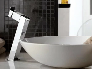 Remer Rubinetterie Смеситель для раковины, однорычажный, настольный Flash Zc10lb