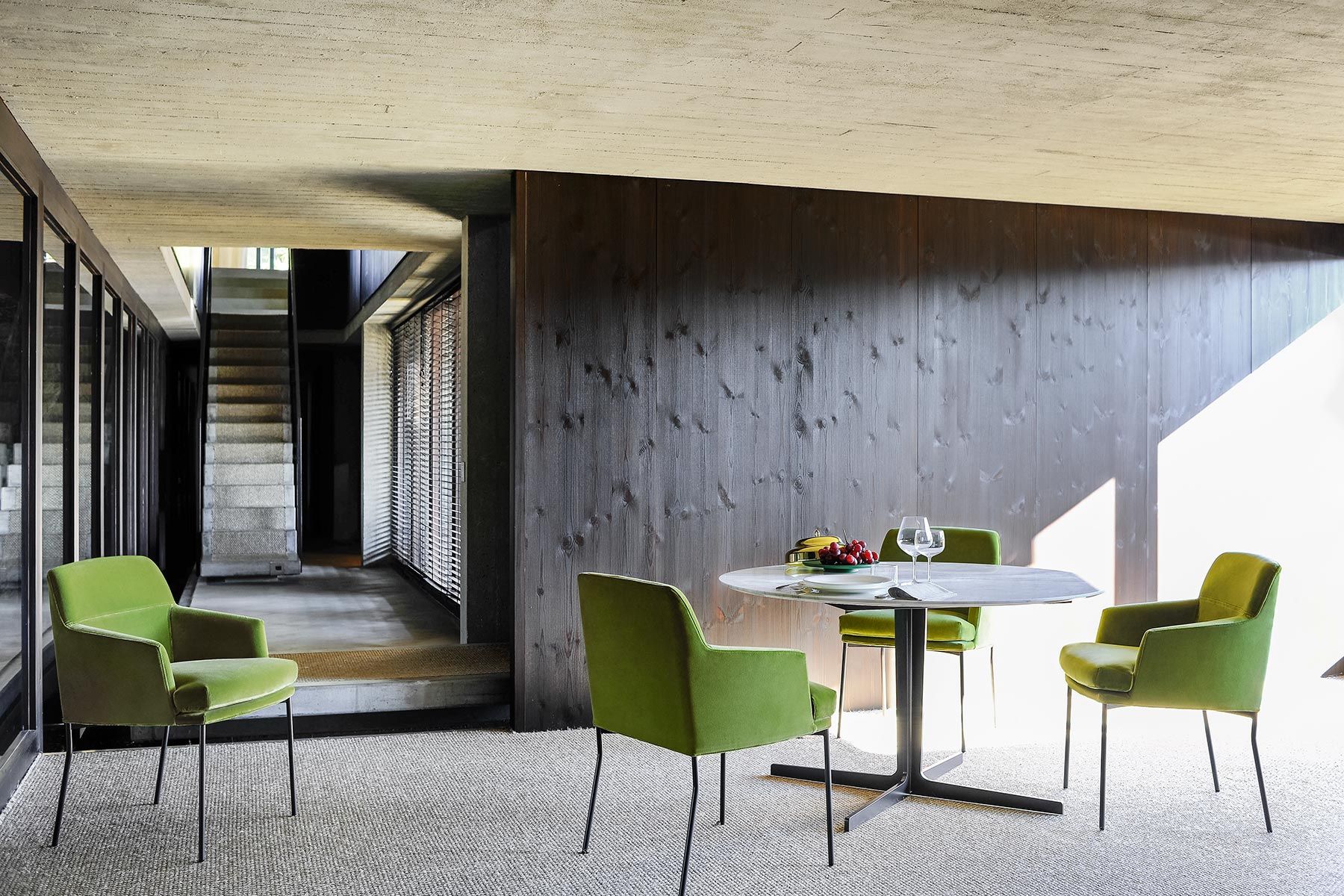 Тканевый стул с подлокотниками Tacchini Монтевидео ARCH-00028040 - Вид №2