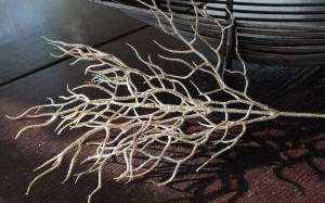 1448 394 a2 Ветка декоративная искусственная 'кудрявая' с глиттером, 78 см, шампанское-камелия H-andreas