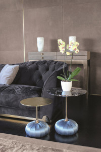 Круглый мраморный журнальный столик