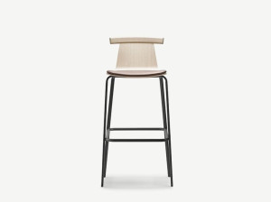 Высокий стул с мягким сиденьем