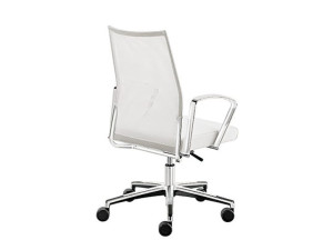 Офисное кресло с сетчатым подлокотником с 5 спицами