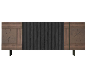 Деревянный шкаф с распашными дверями