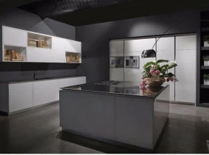 RIFRA Кухня с островом в чистом глянцевом белом лаке Fly