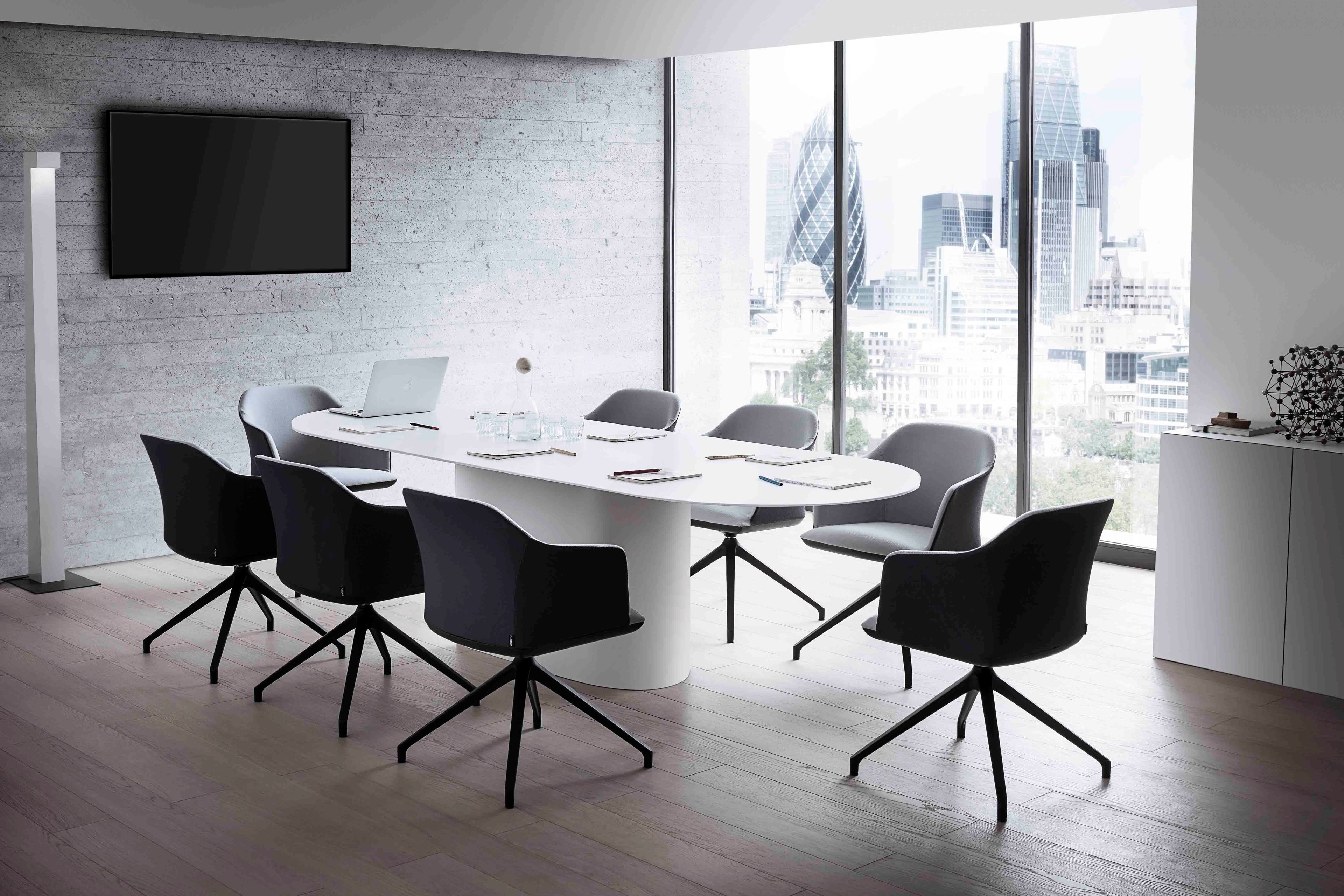 Мягкое кресло с подлокотниками на насесте GABER Manaa ARCH-00000688