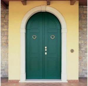 CARMINATI SERRAMENTI Арочная бронированная входная дверь для улицы Porte e portoni d'ingresso in legno