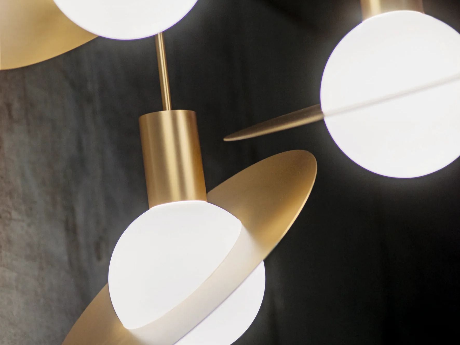 Латунный светодиодный подвесной светильник CVL Luminaires Saturne ARCH-00096412 - Вид №3