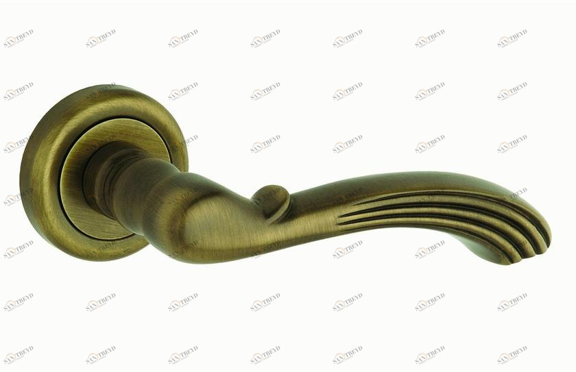 Bronces Mestre Металлическая ручка с античной отделкой на розе Clasica 0r6093.000.45