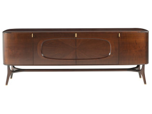 Деревянный шкаф с распашными дверями