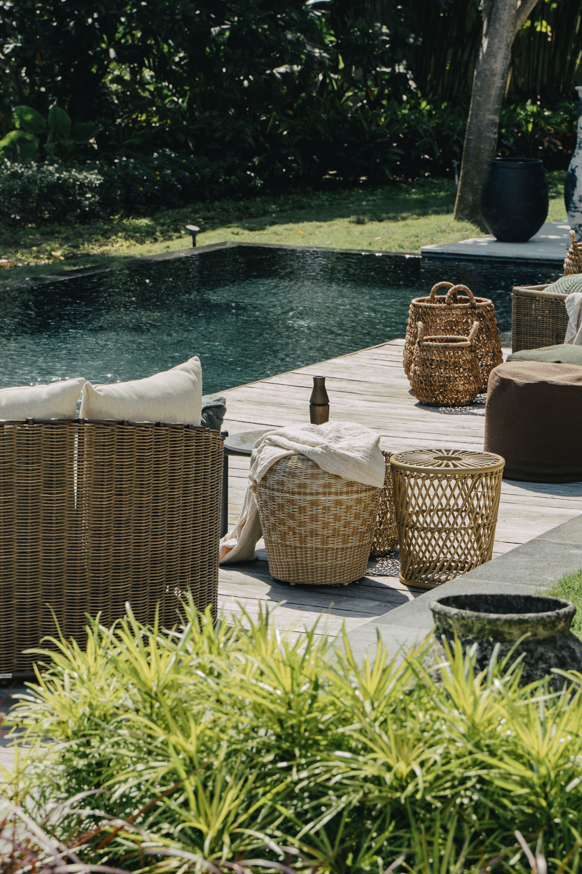 Высокий круглый садовый журнальный столик из синтетического волокна cbdesign ARCH-00120360 - Вид №6